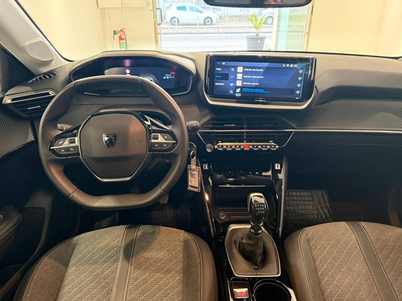 PEUGEOT 208 ALLLURE PACK 1.2 100CV ANNO 2025 CON 15.000KM