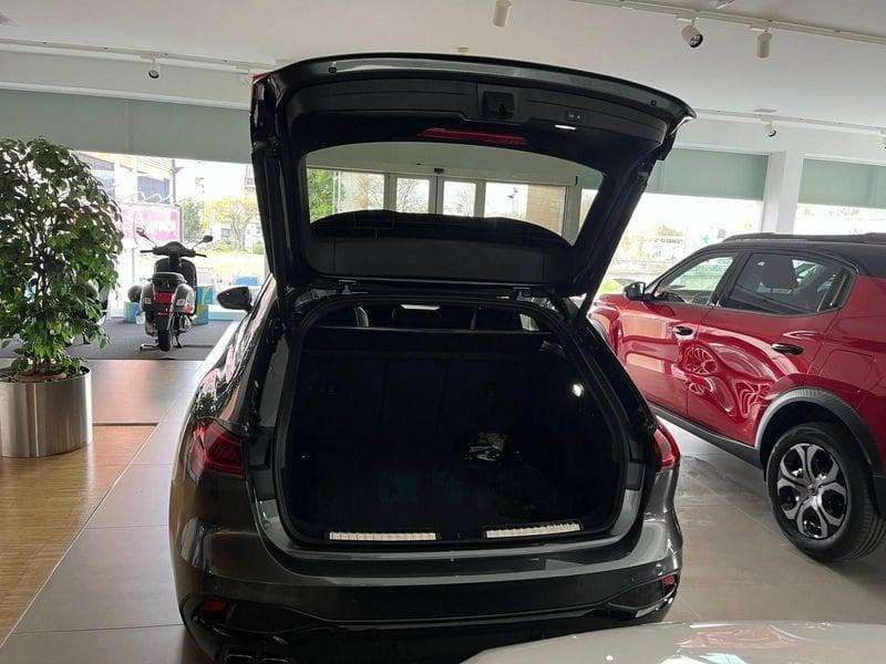 Audi A5 A5 Avant e-hybrid 270 kW S tronic quattro S Line Edition