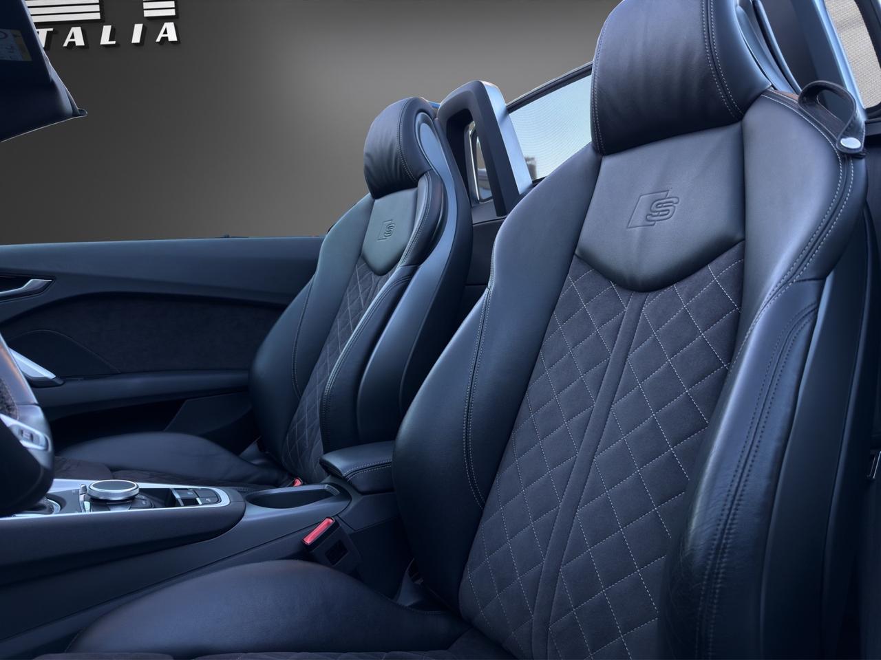 Audi TTS Roadster 2.0 TFSI 310 CV S tronic quattro.