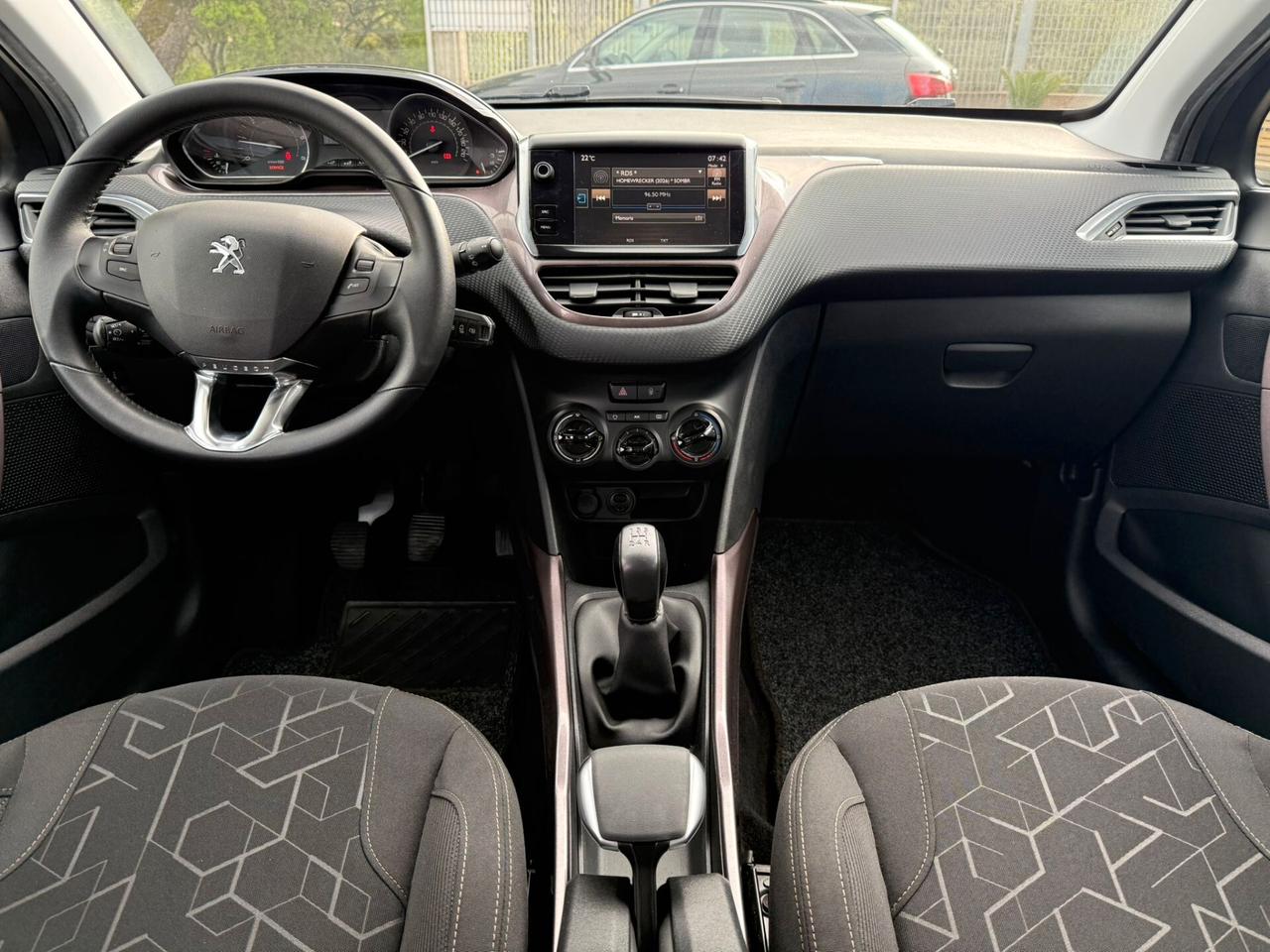 Peugeot 2008 1.6 e-HDi 92 CV Stop&Start Urban Cross