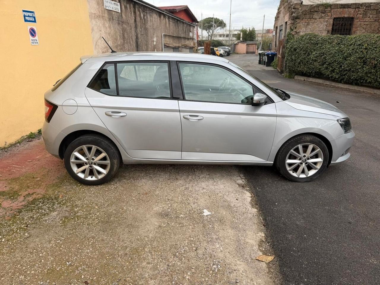 Skoda Fabia 1.0 TSI Color Argento