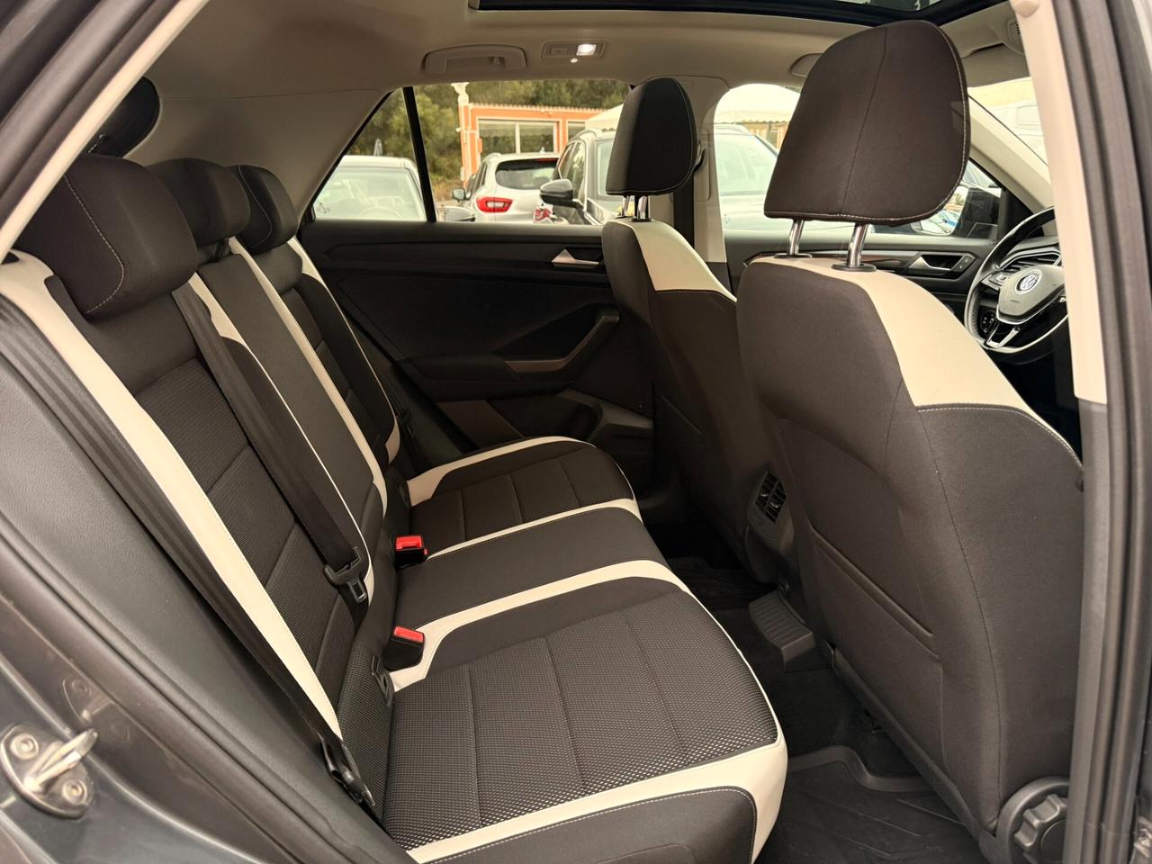 Volkswagen T-Roc 1.6 TDi 116CV Adv. TETTO APR. - 2019