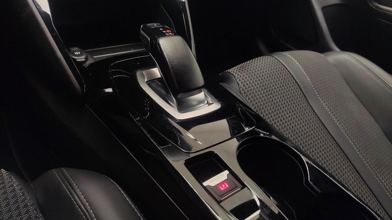 Peugeot 208 motore elettrico 136 CV 5 porte GT