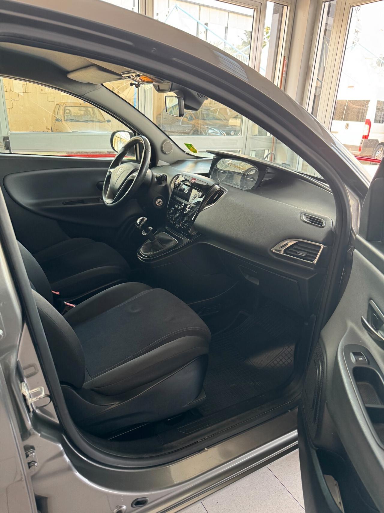 LANCIA YPSILON 1.2 69 CV GOLD -5 POSTI