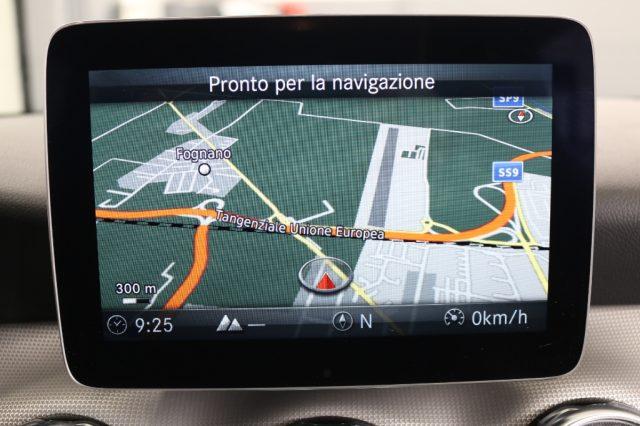 MERCEDES-BENZ GLA 200 d Automatic 4Matic Sport