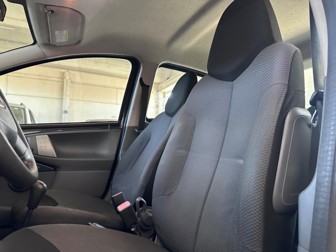 Toyota Aygo 1.0 12V VVT-i 5 porte Sol