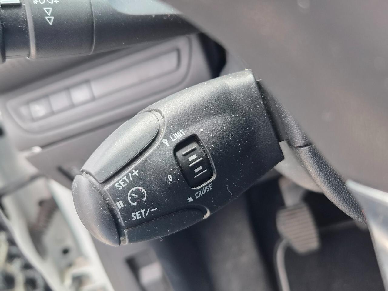 Peugeot 2008 BlueHDi 100 Black Matt