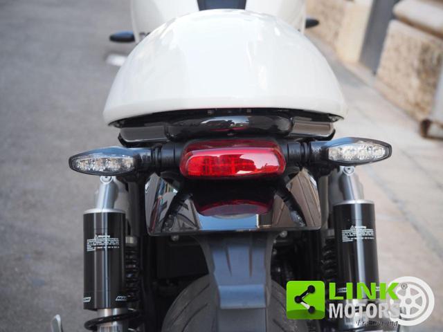 TRIUMPH Speed Twin 1200