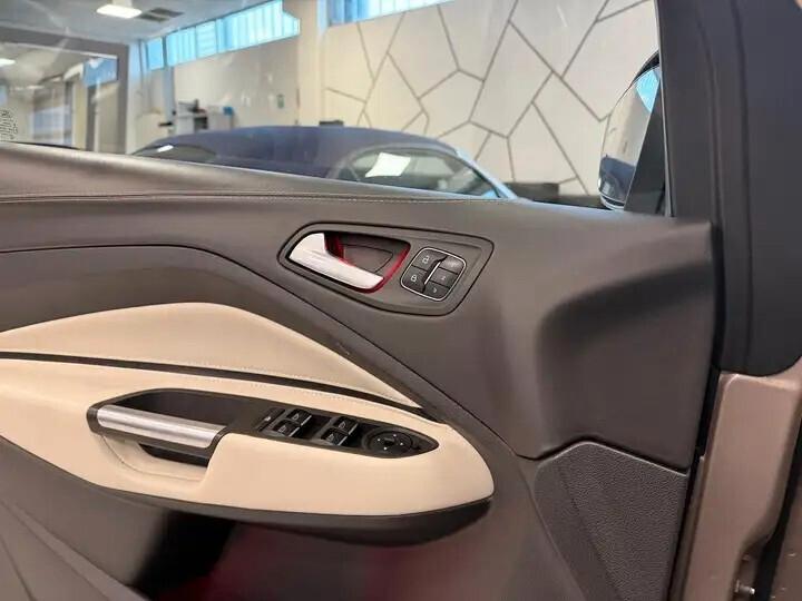 Ford Kuga 2.0 TDCI 150 CV S&S 4WD Powershift Vignale