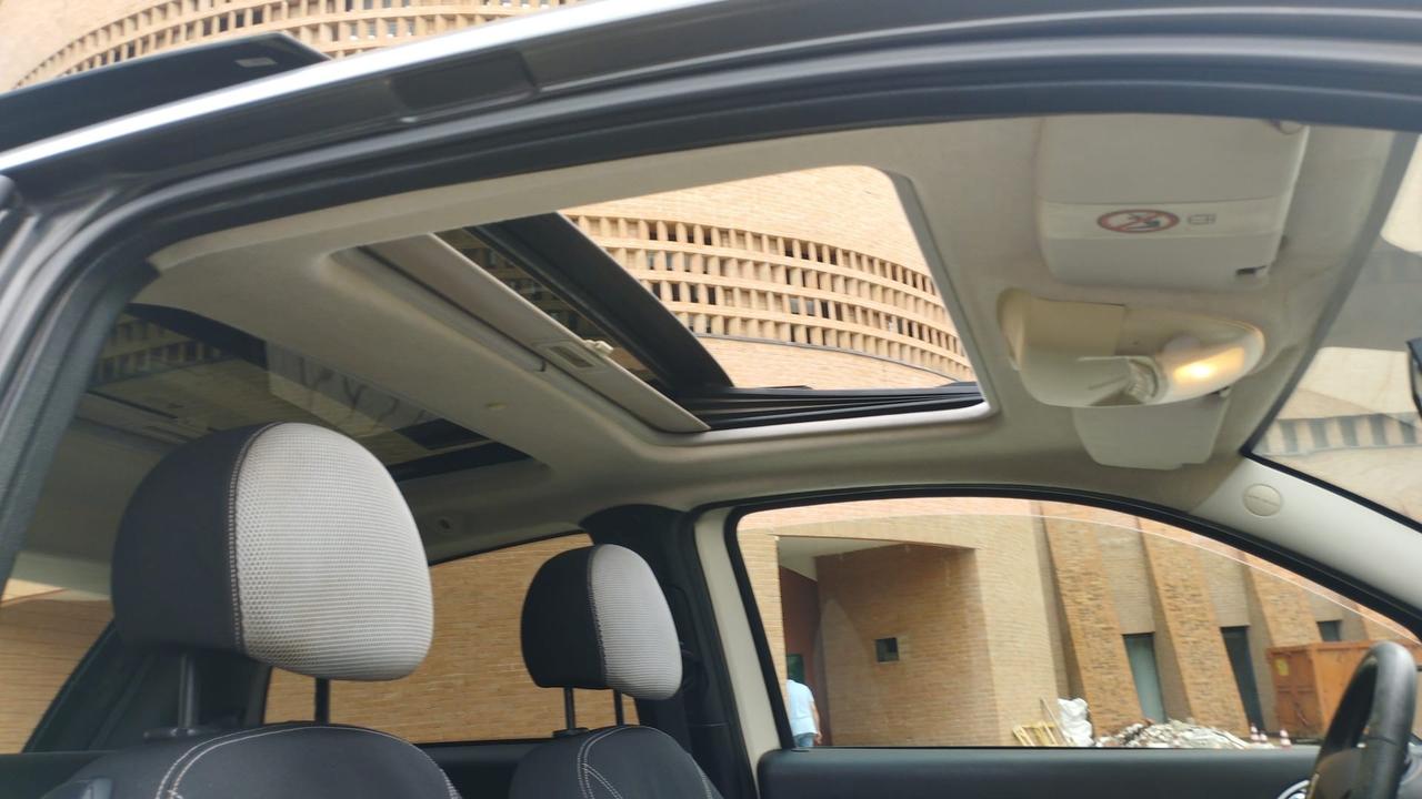 Lancia Ypsilon 1.3 MJT 75 CV Platino
