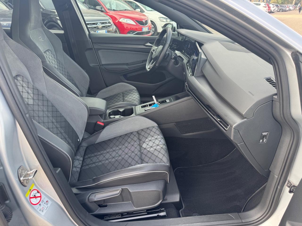 VOLKSWAGEN GOLF 8 R-LINE DSG 1.5 eTSI 150 CV EVO ACT