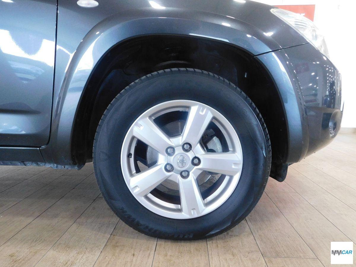 TOYOTA - RAV4 - 2.2 D-4D 177CV Luxury