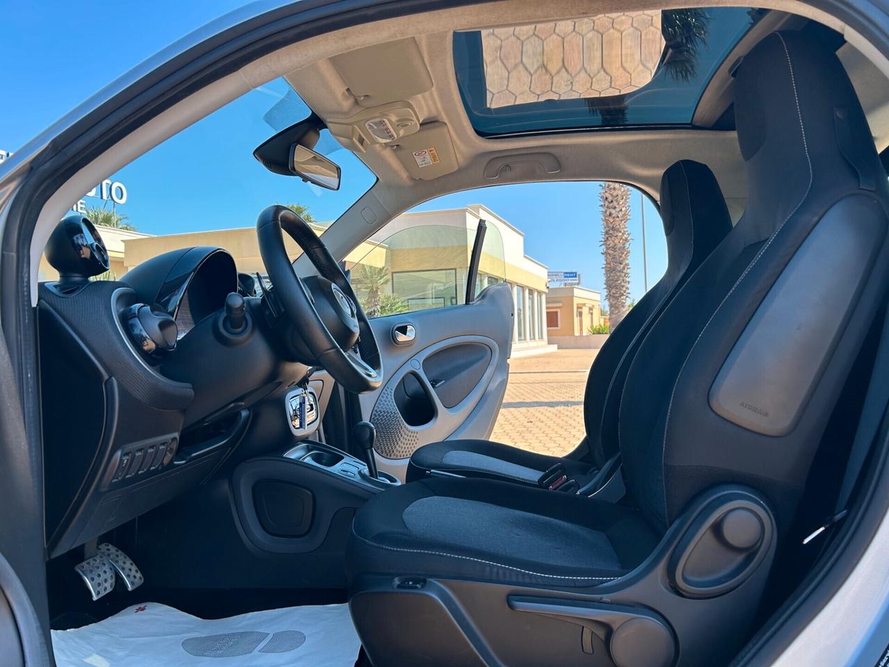 Smart ForTwo 70CV Passion AUTOM.F1 LED NAV C.16