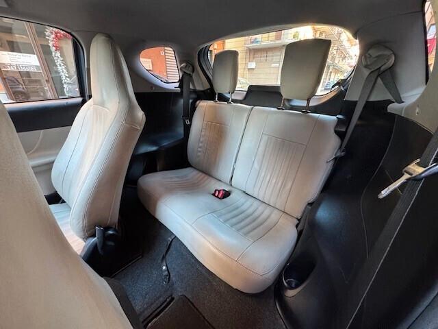 Toyota iQ 1.0 High Collection - Cambio Automatico