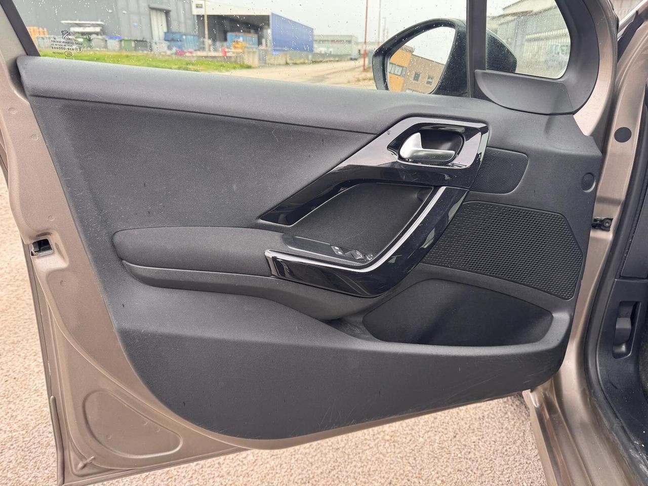 PACCHETTO : PEUGEOT 208 + FIAT 500 ( leggere )