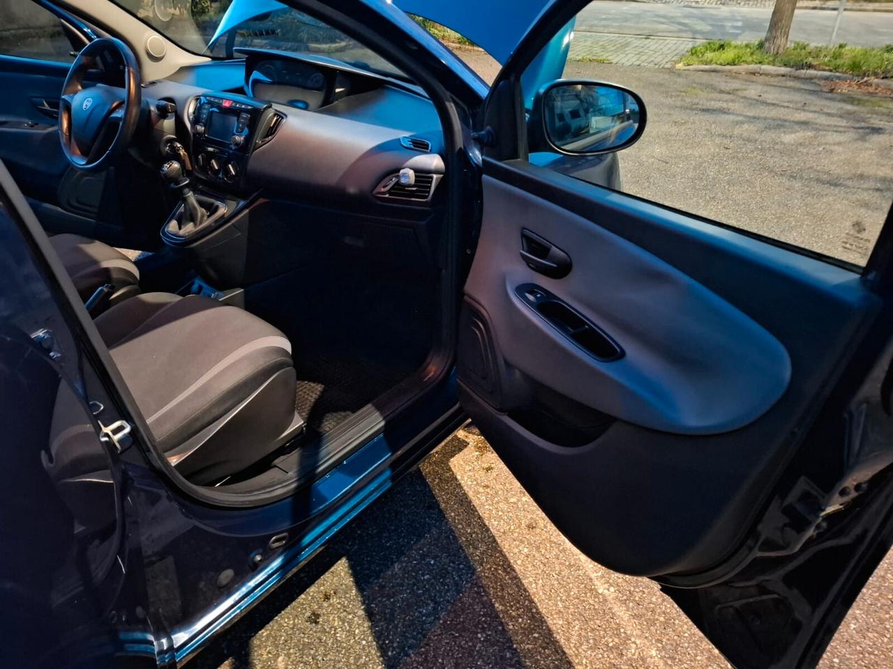 Lancia Ypsilon 1.2 5 porte GPL del 16 SOLO 128.000 KM