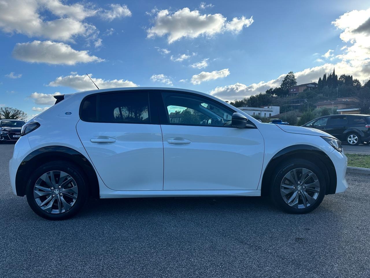 Peugeot 208 motore elettrico 136 CV 5 porte Allure Pack Fatturabile