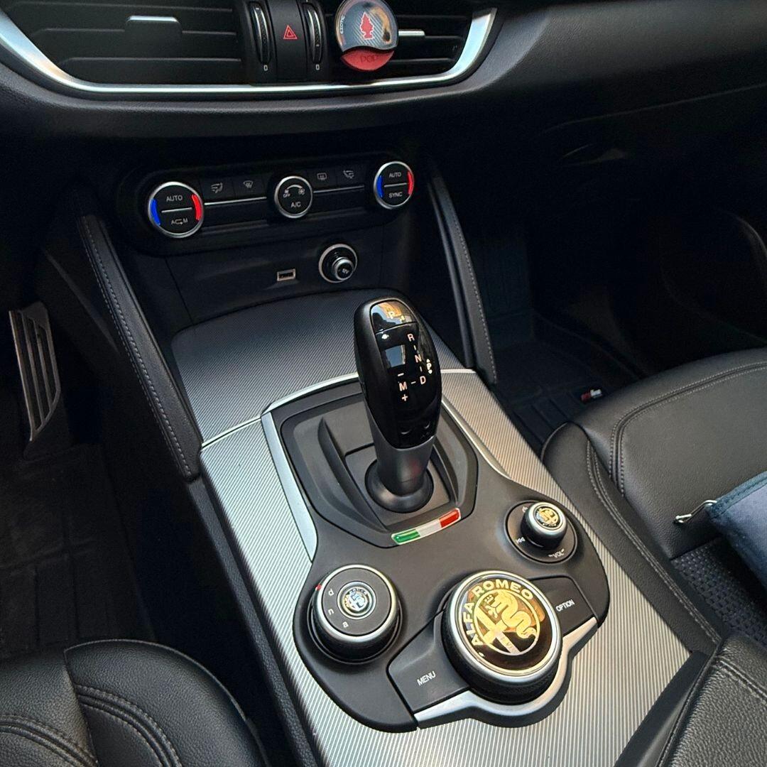 Alfa Romeo Stelvio 2.0 Turbo 280 CV AT8 Q4 Super