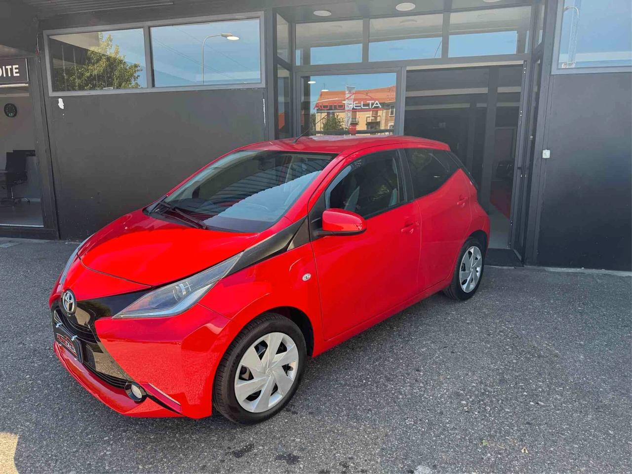 Toyota Aygo 1.0 VVT-i 69 CV 5 porte x-play