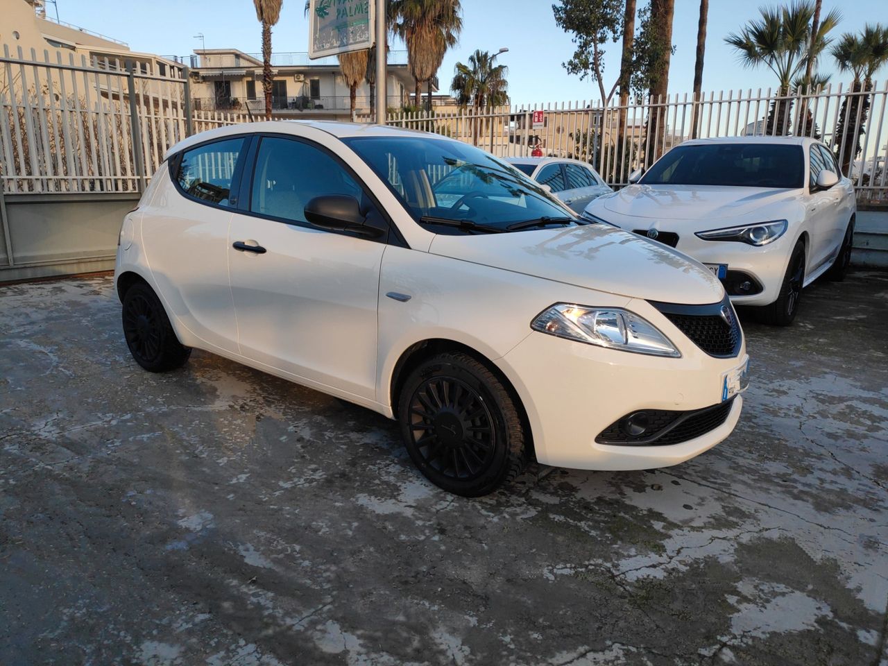 Lancia Ypsilon 1.0 FireFly 5 porte S&amp;S Hybrid Ecochic Gold. GPL