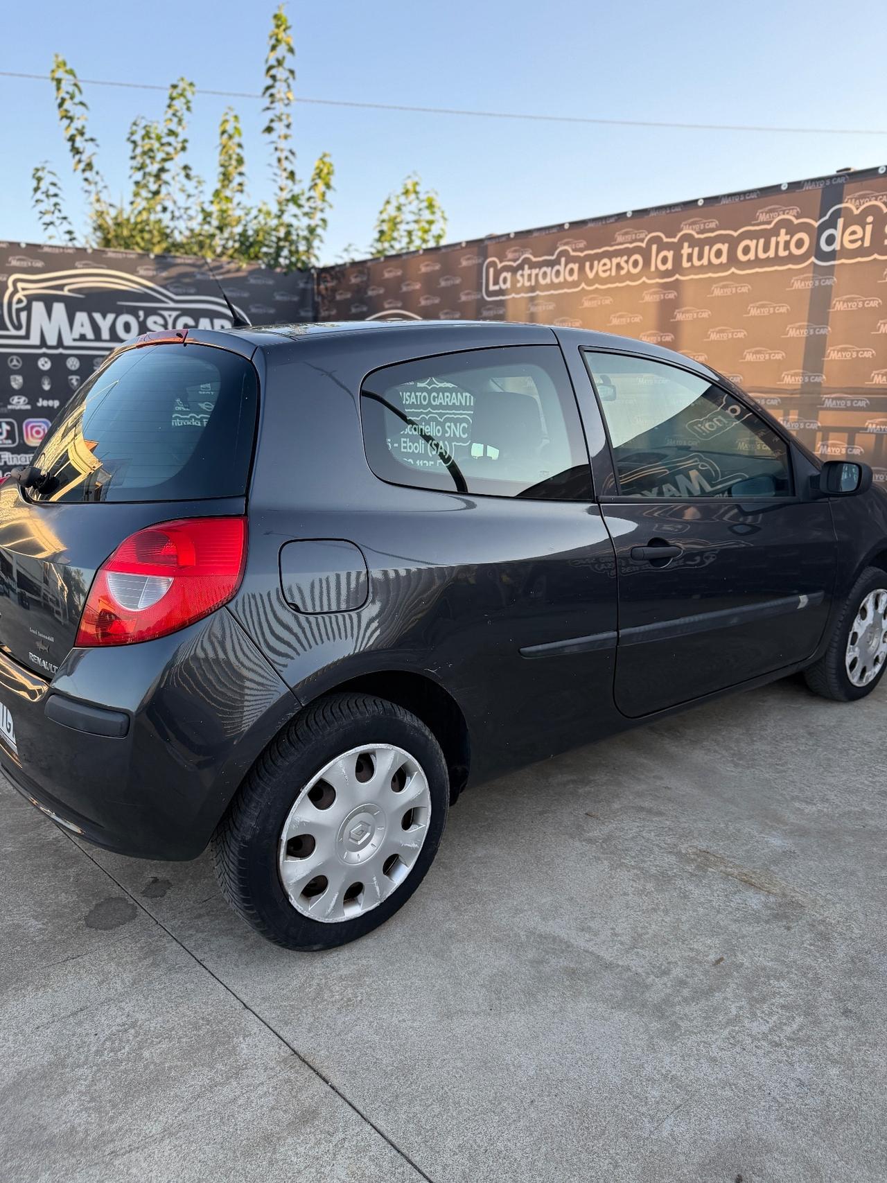 RENAULT CLIO (anno 2006)