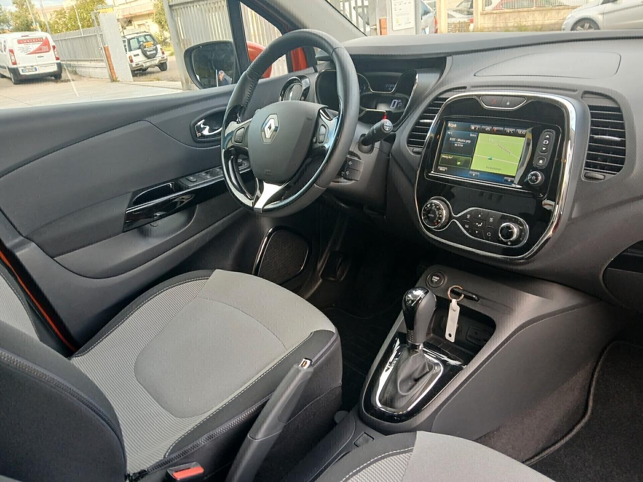 RENAULT Captur Energy R-Link 1.200 TCE 120cv Autom.