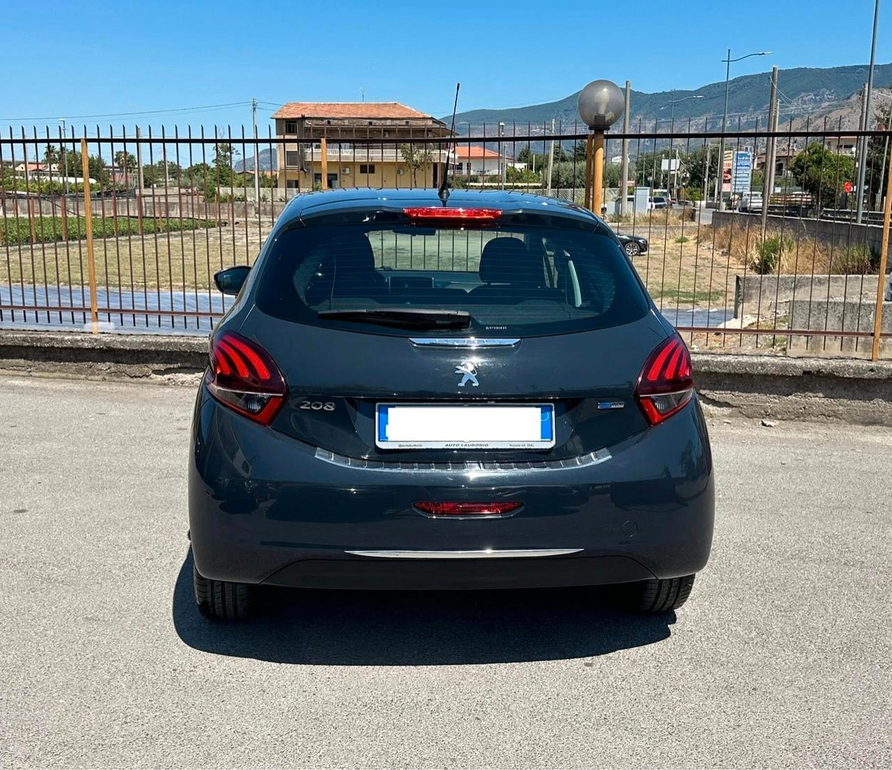 Peugeot 208 PureTech 82 5p. GPL Allure