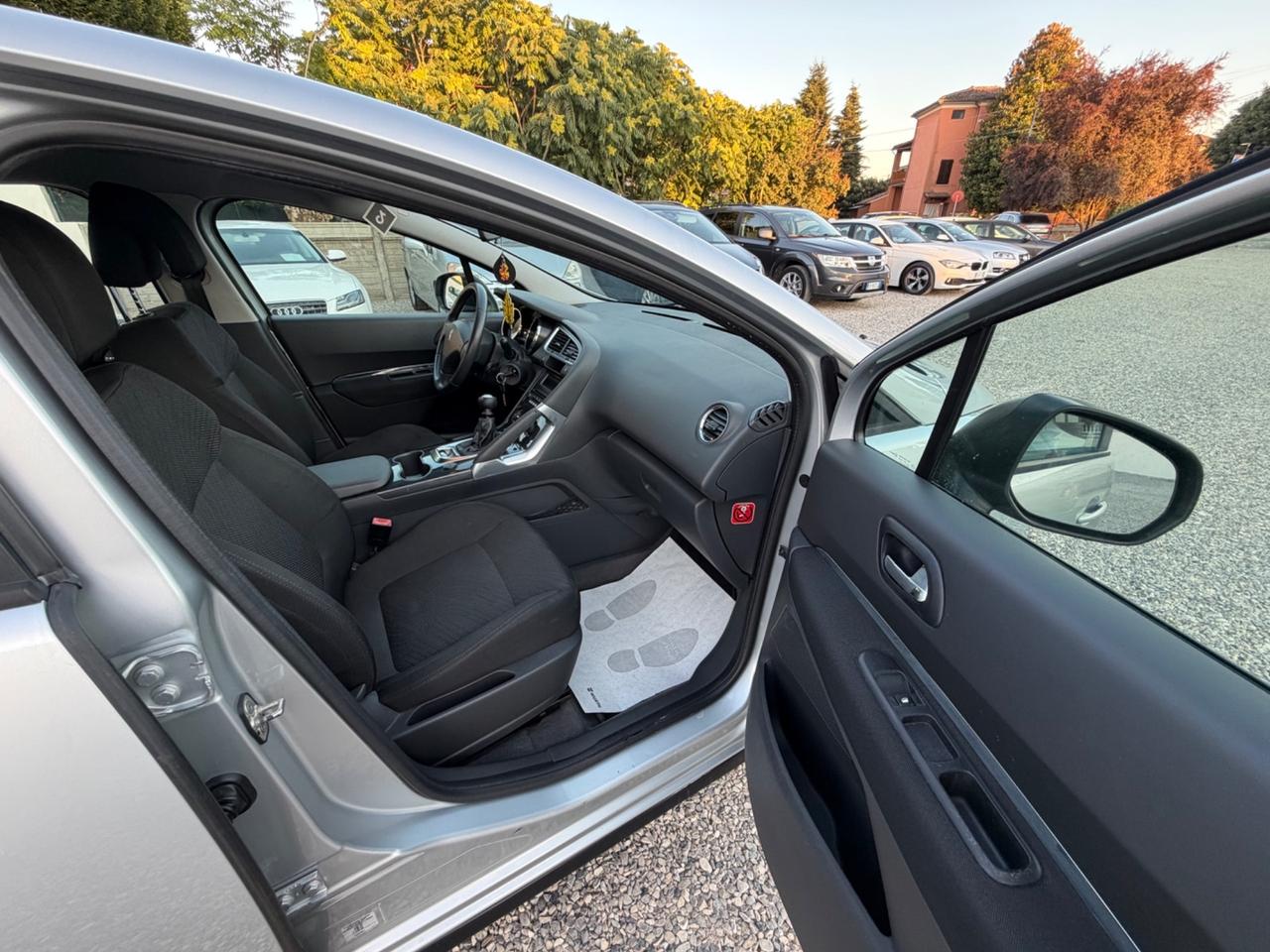Peugeot 3008 1.6 HDi 112CV Active