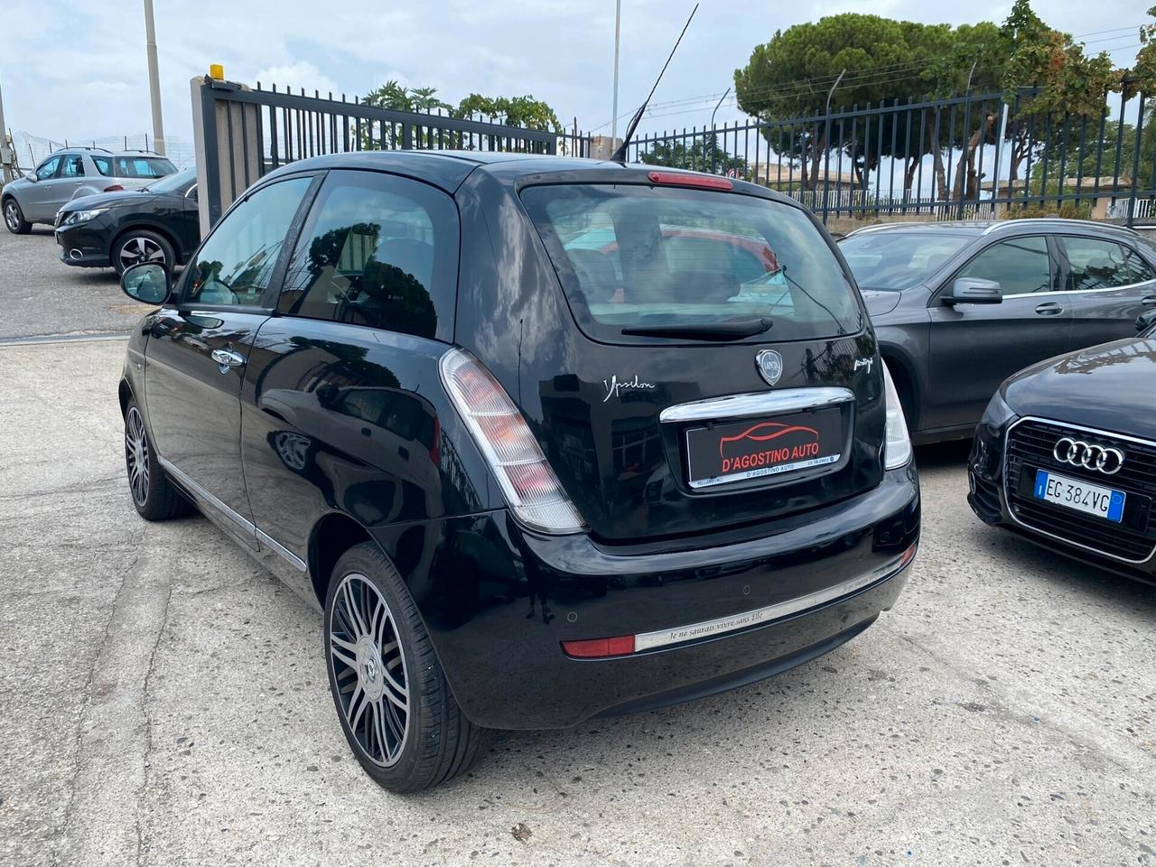 Lancia Ypsilon 1.3 MJT 75 CV Limited Elle