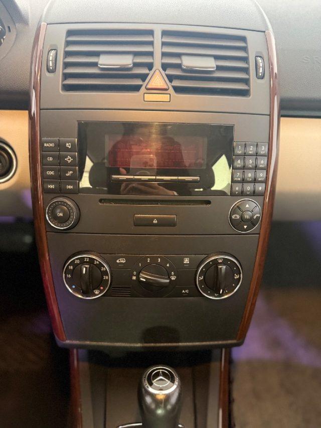 MERCEDES-BENZ A 150 Avantgarde Edition 10