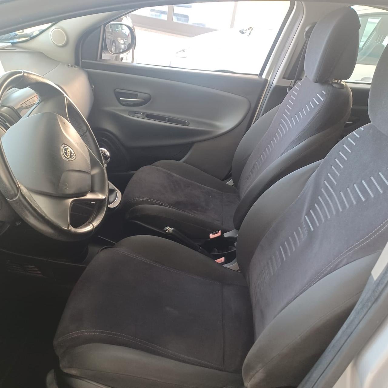 DISTRIBUZIONE FATTA NEOPATENTATI YPSILON 1.2