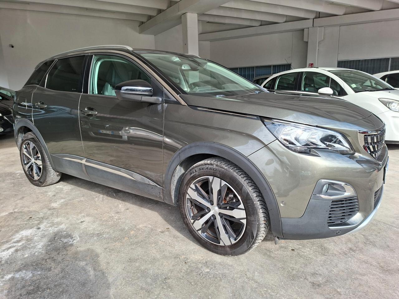 Peugeot 3008 1.2 Allure DA NEOPATENTATI