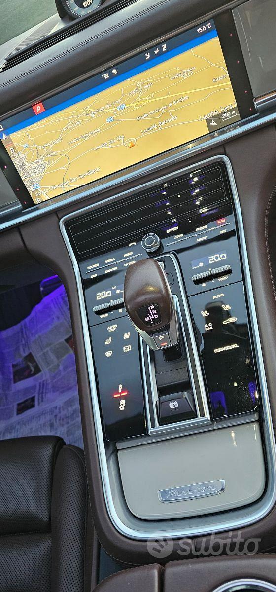 Porsche panamera 4 gts Exesecutive permuto