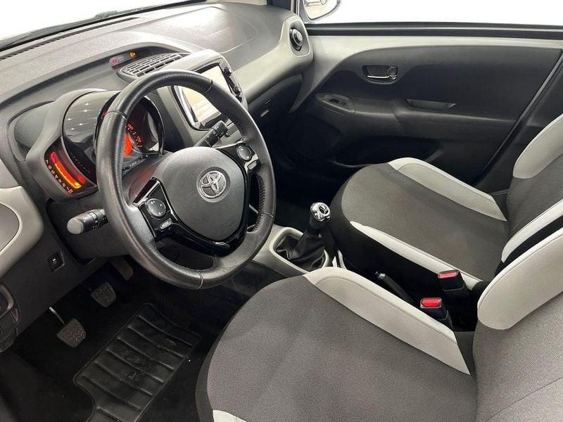 Toyota Aygo Aygo 5p 1.0 x-play my15