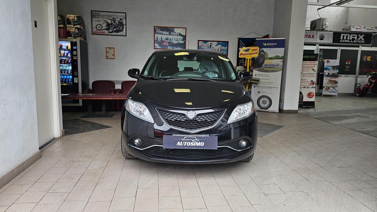 Lancia Ypsilon 0.9 TwinAir 85 CV 5 porte S&S DFN Unyca