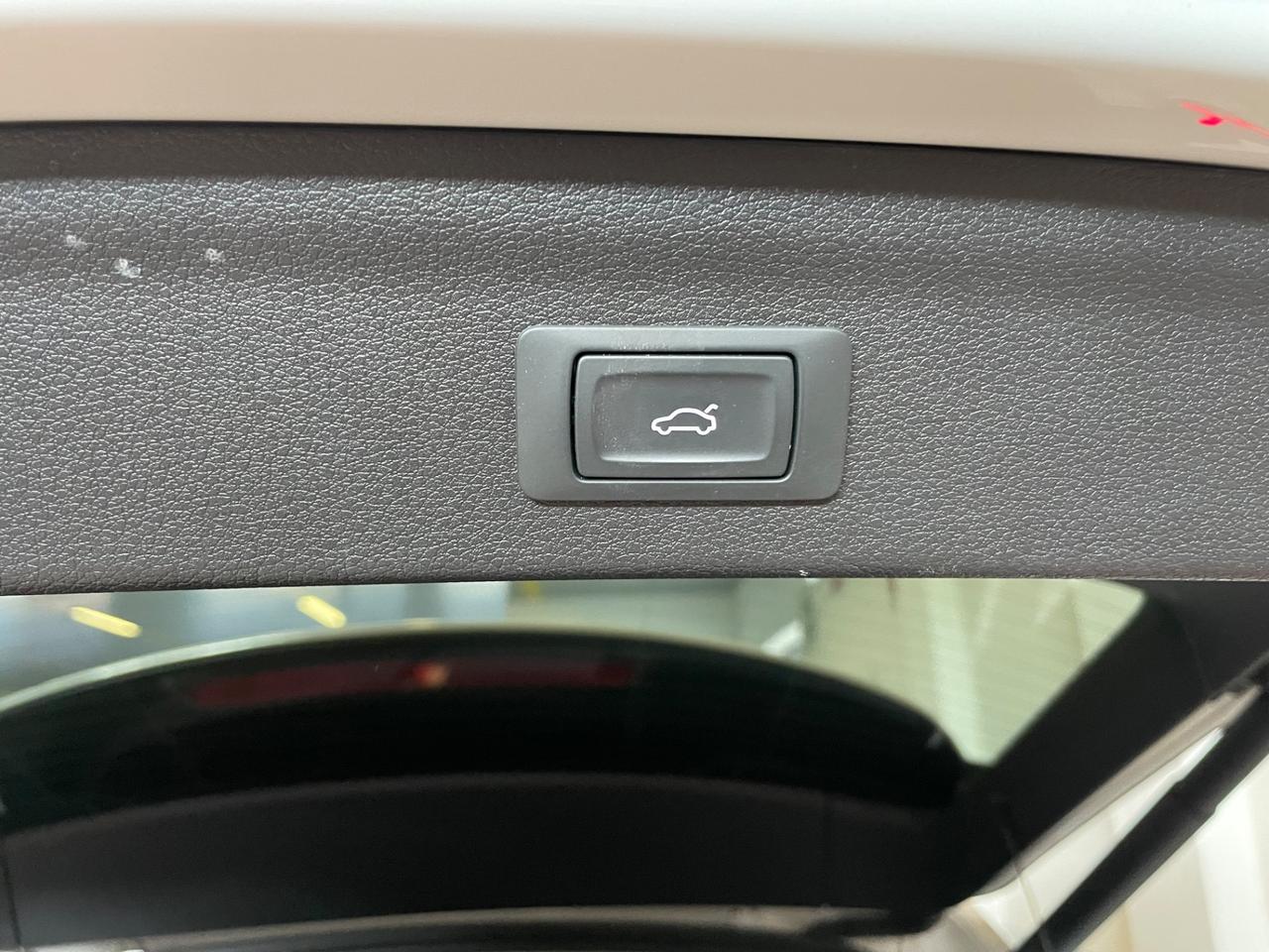 Audi Q3 35 TDI S tronic line Black Telec.