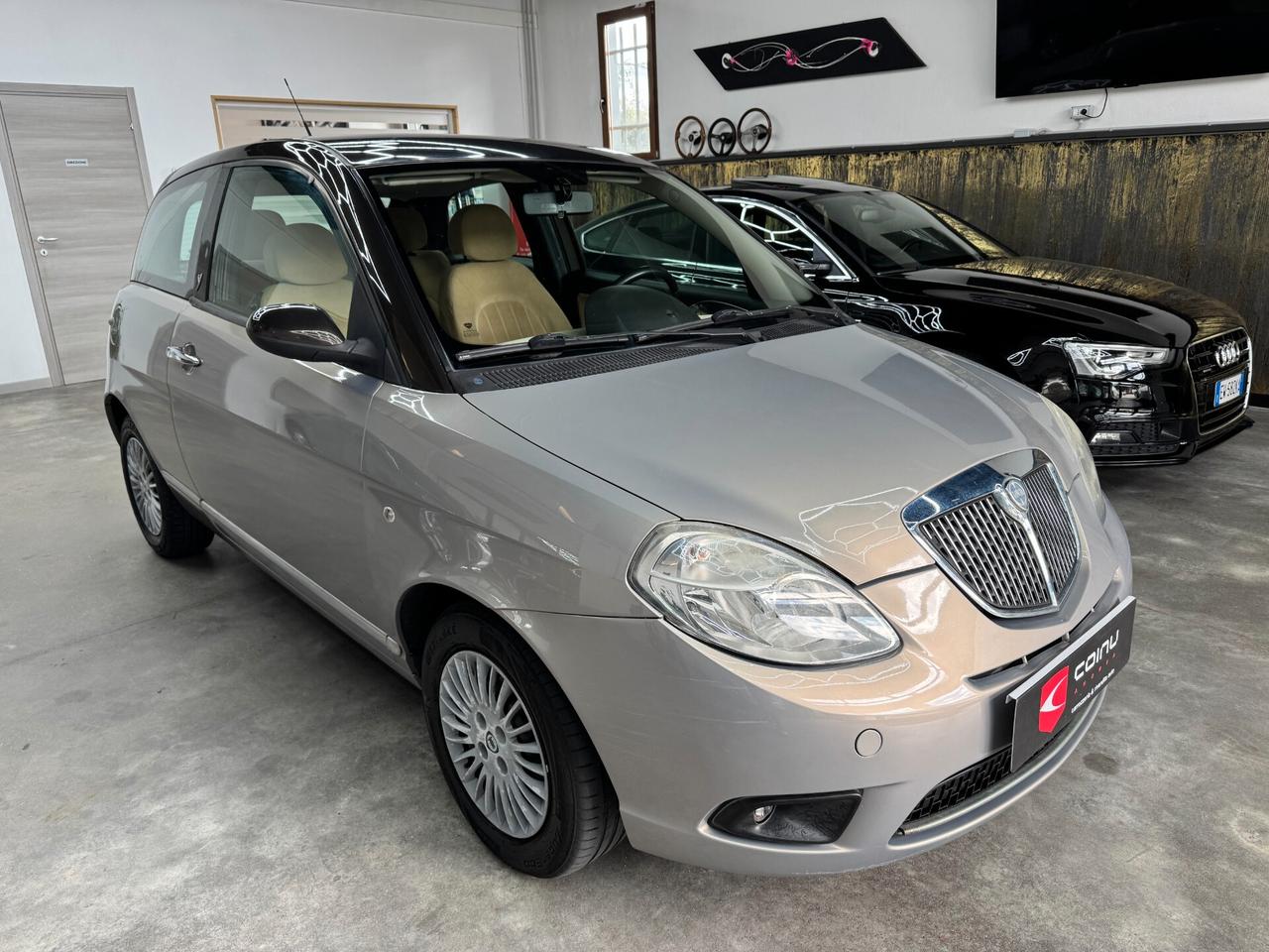 Lancia Ypsilon 1.3 MJT 75 CV Oro