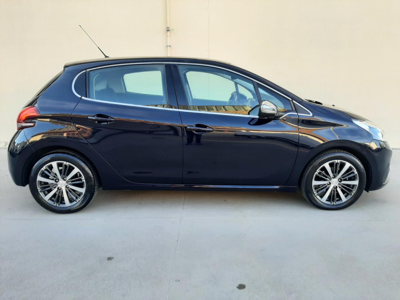 Peugeot 208 1.6 BlueHDi 75cv 5p Allure