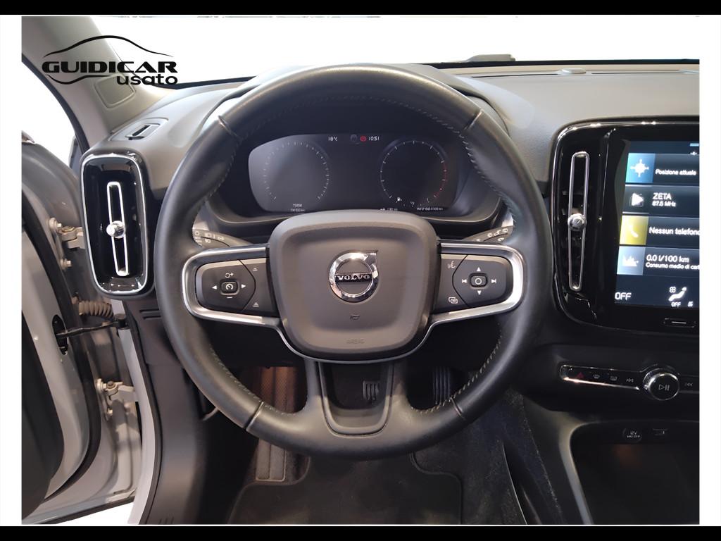 VOLVO XC40 - XC40 1.5 t3 Momentum 163cv auto my21