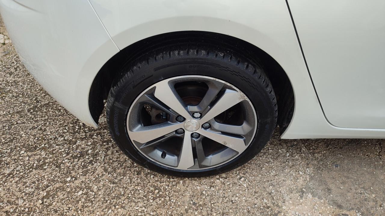 Peugeot 308 BERLINA TETTO PANORAMICO 1.6 HDI