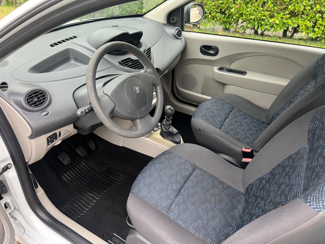 Renault Twingo 1.2 neopatentati