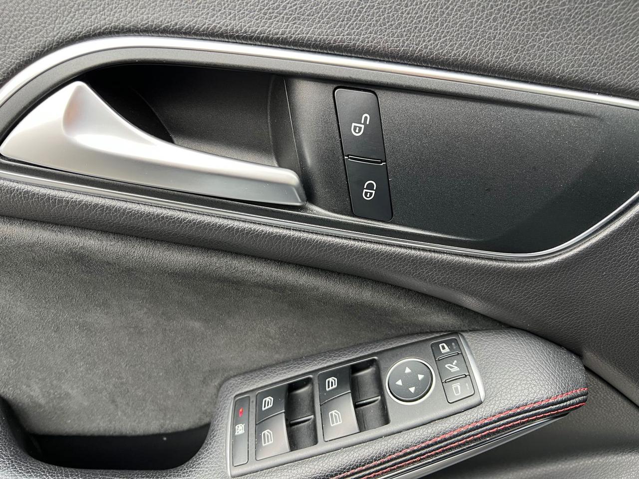 Mercedes-Benz CLA 200 D Premium