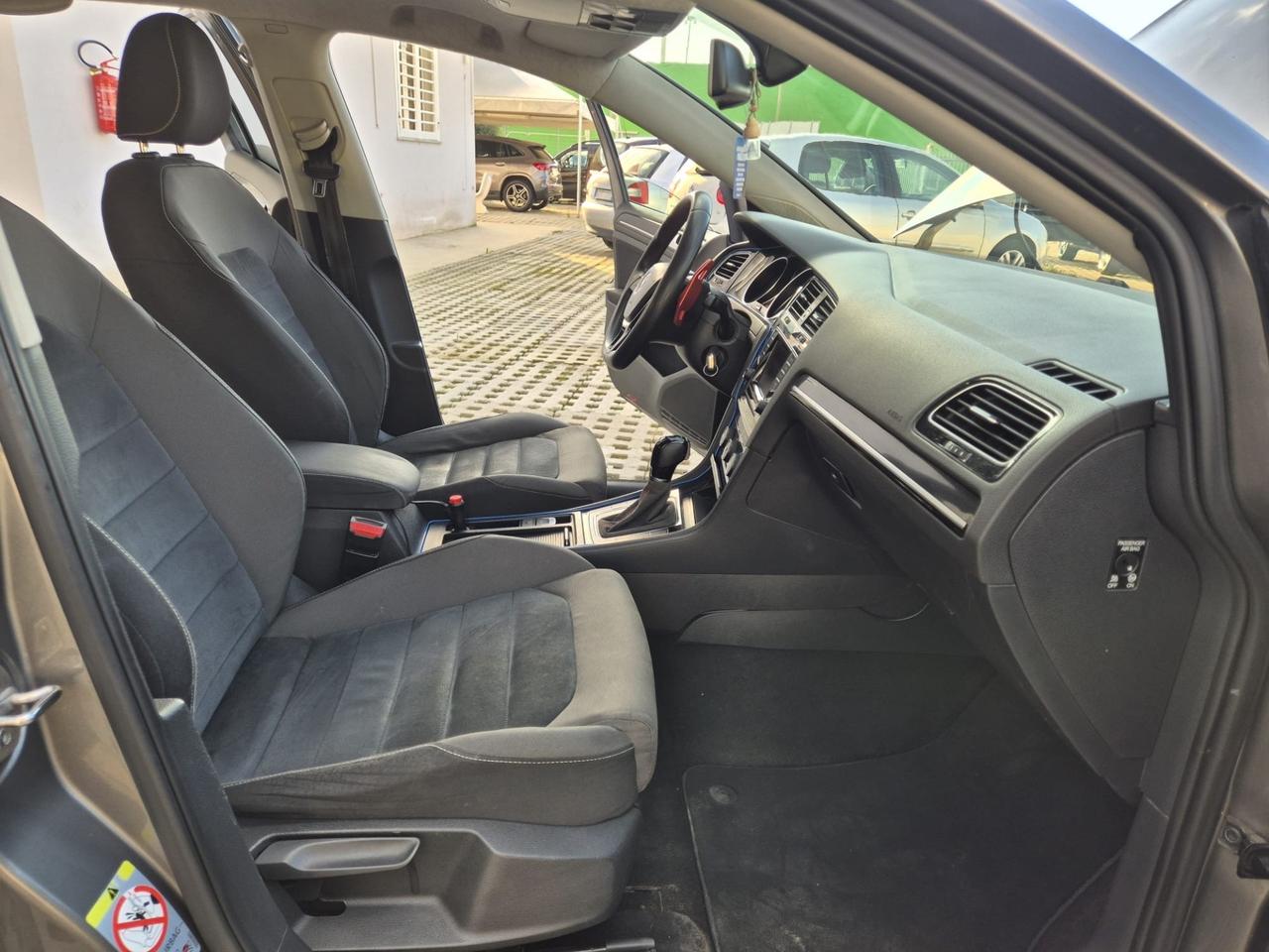 Volkswagen Golf 1.6 TDI DSG 5p. Highline BlueMotion Technology