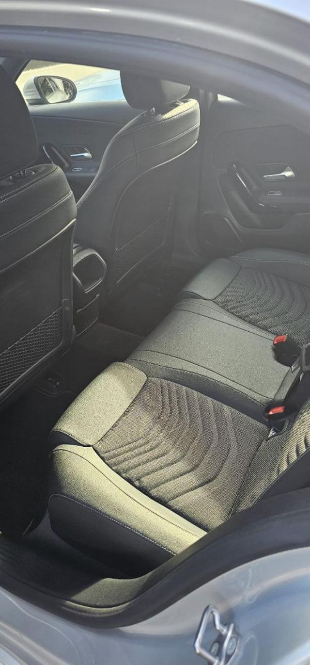 MERCEDES-BENZ A 180 d Automatic Business
