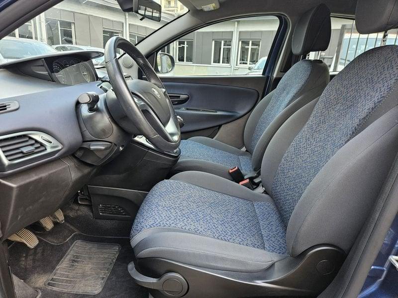 Lancia Ypsilon 1.0 FireFly 70cv Hybrid