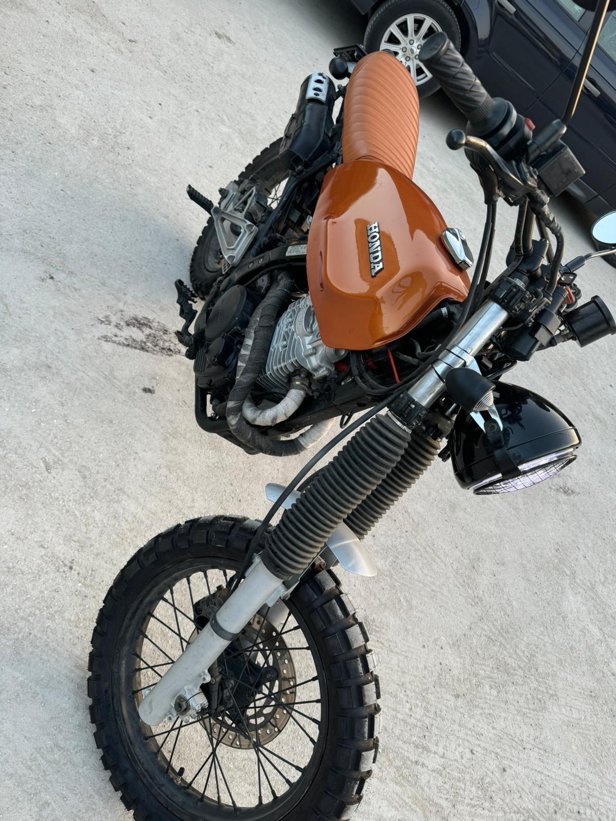 Honda nx 650 dominator perfetta