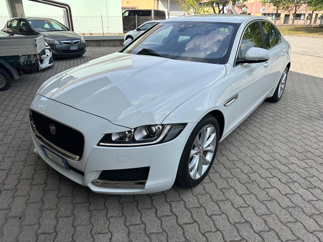 Jaguar XF 2.0 D 180 CV aut. Prestige