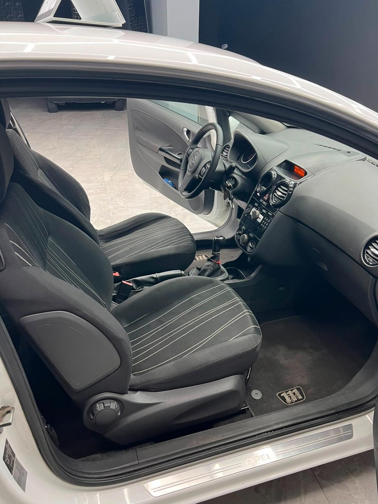 Opel Corsa 1.2 GPL NEOPATENTATI