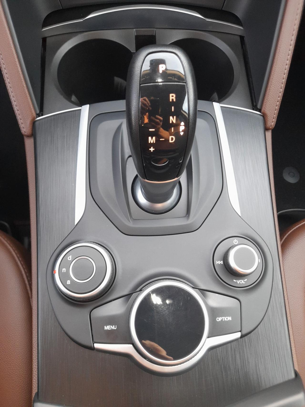 Alfa Romeo Stelvio 2.2 Turbodiesel 150 CV AT8 RWD Super