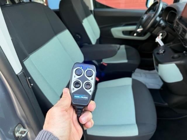 Citroen Berlingo Auto per disabili - sedile uscente Fadiel